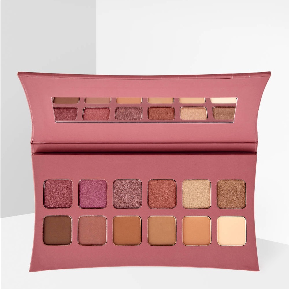 Illamasqua Unveiled Artistry palette
